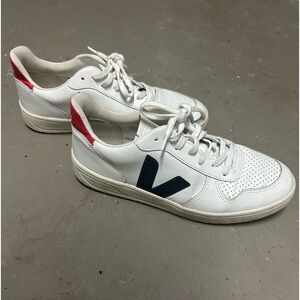 Men’s Veja Shoe Size 10